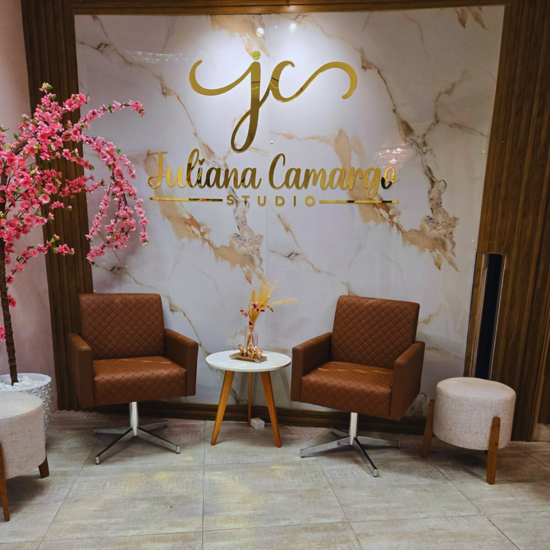 Revestimento Decorativo Premium | Placa Marmorizada Bianco Oro | 2,44m x 1,22m - 2,97m² de cobertura