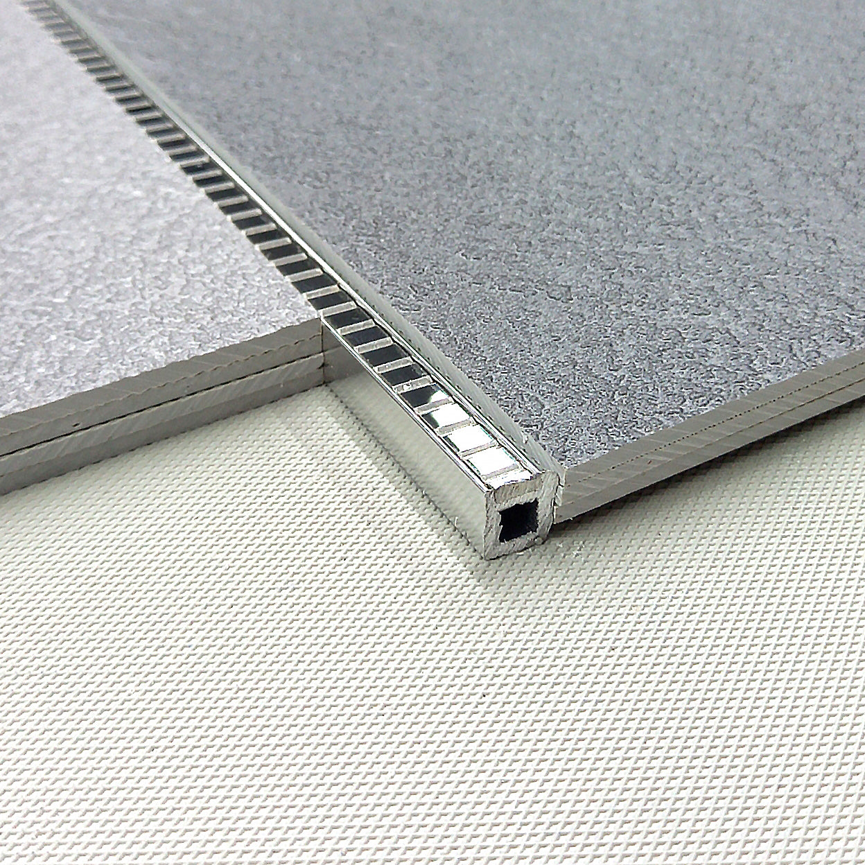 Perfil em Aço Inox Mirror / Espelhado | Barra - 1cm x 0,8cm x 2,44m