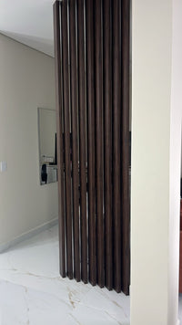 Divisória de Ambientes Leve Decorativa WPC - Imbuia | 10cm x 3,5cm x 2,70m