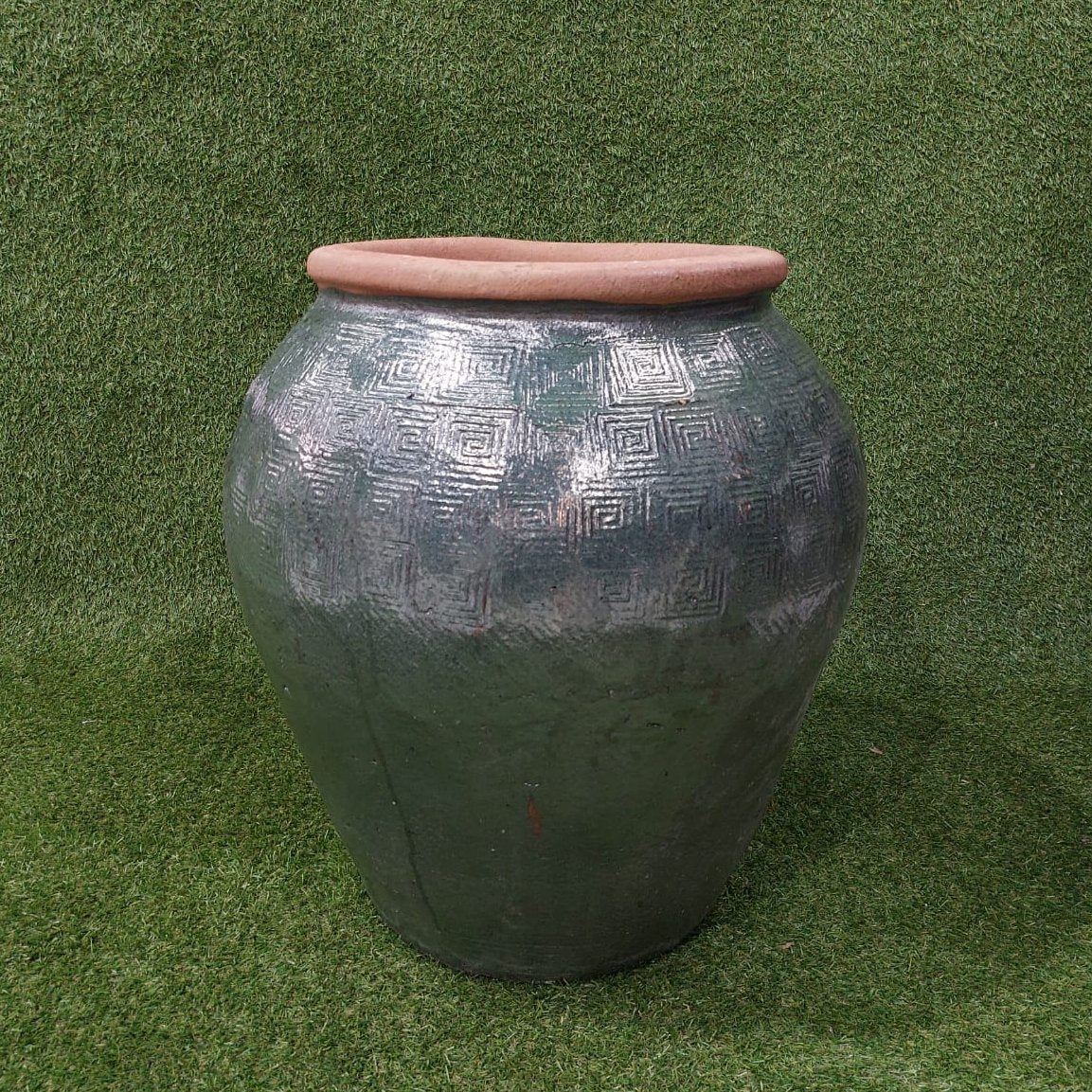 Vaso Vietnamita Médio Geométrico Esverdeado | 43cm abertura x 65cm largura x 64cm de altura | ref. 3191C